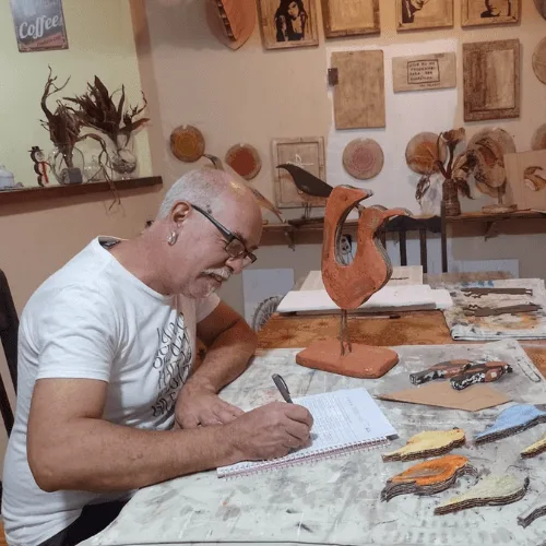 Oficina temática: Papelão Madeira